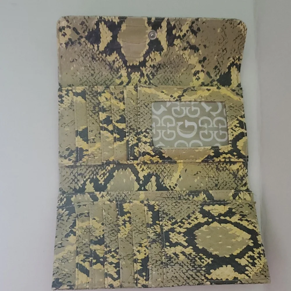 Guess Cream/Brown‎ Wallet